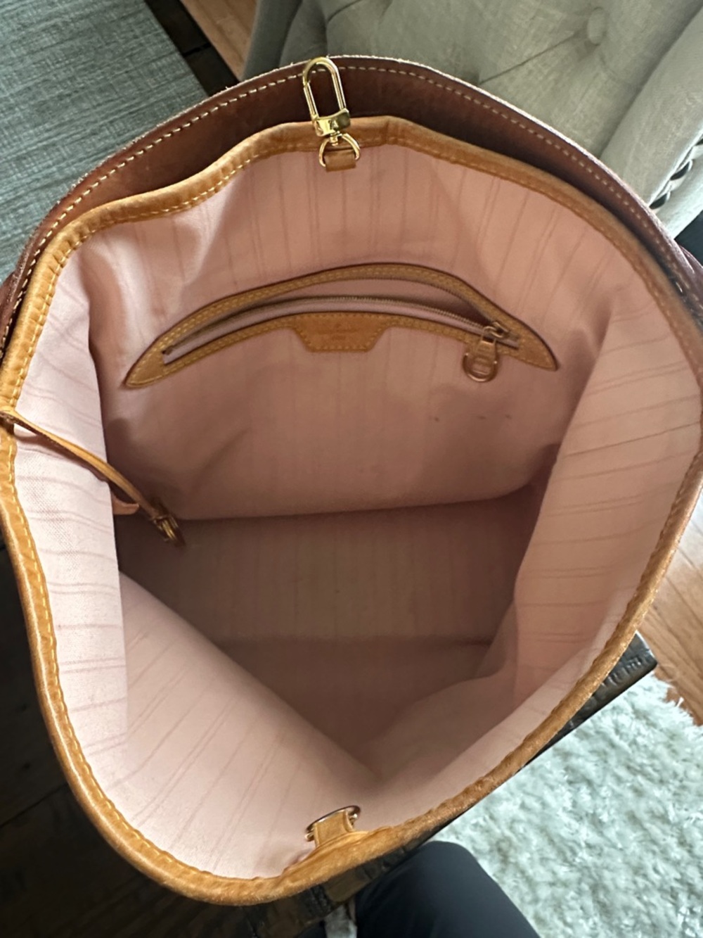 Louis Vuitton Damier Azur Hobo Delightful PM with Tan Trim and Gold Hardware - Picture 3 of 13